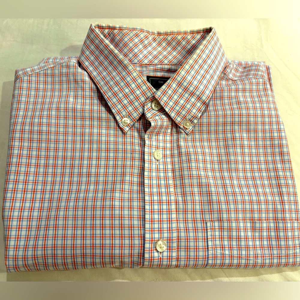 Gap Non‑Iron Red & White Plaid Shirt – L